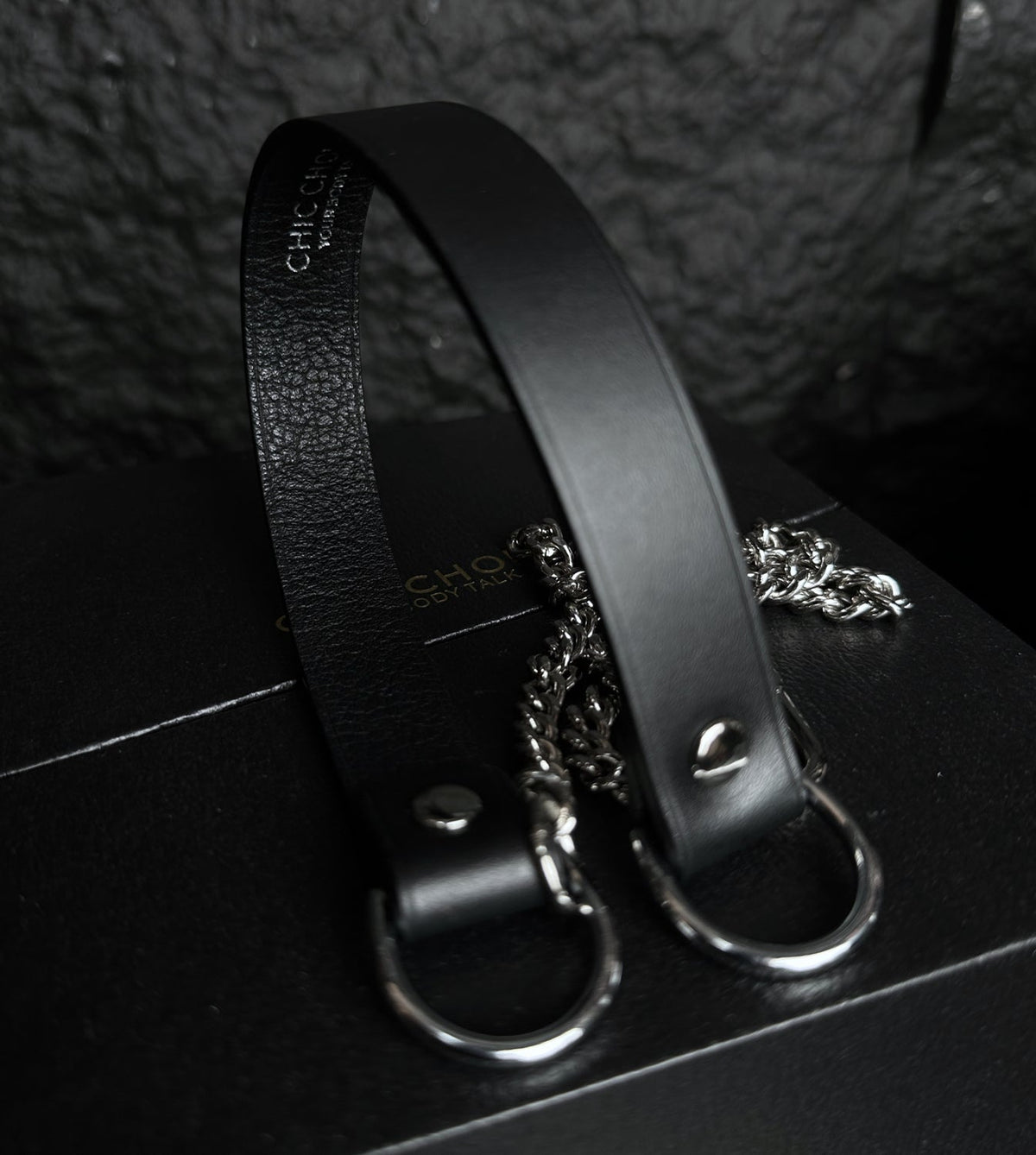 chicchok breathless choker black silver