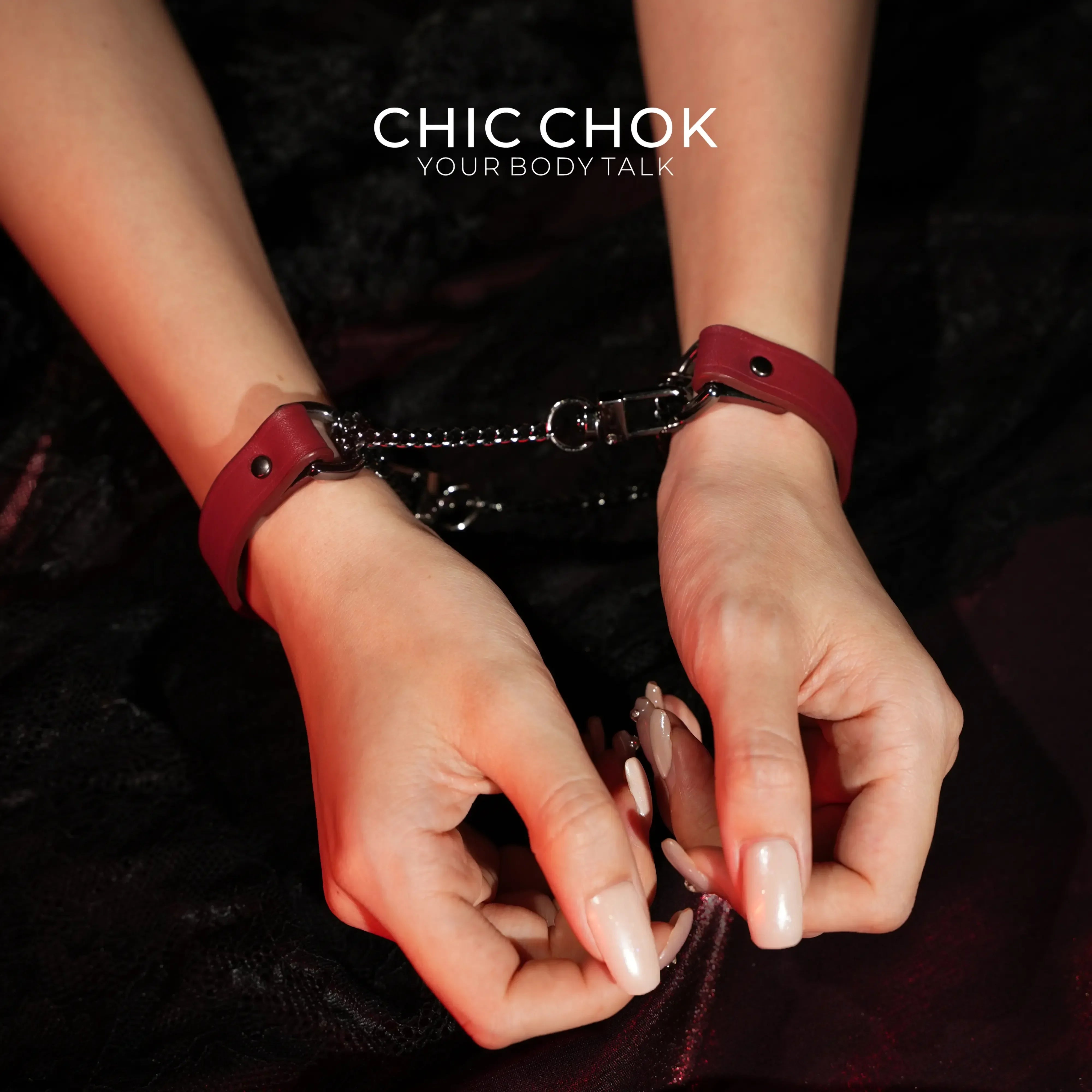 CHICCHOK Breathless Handchain - CHICCHOK