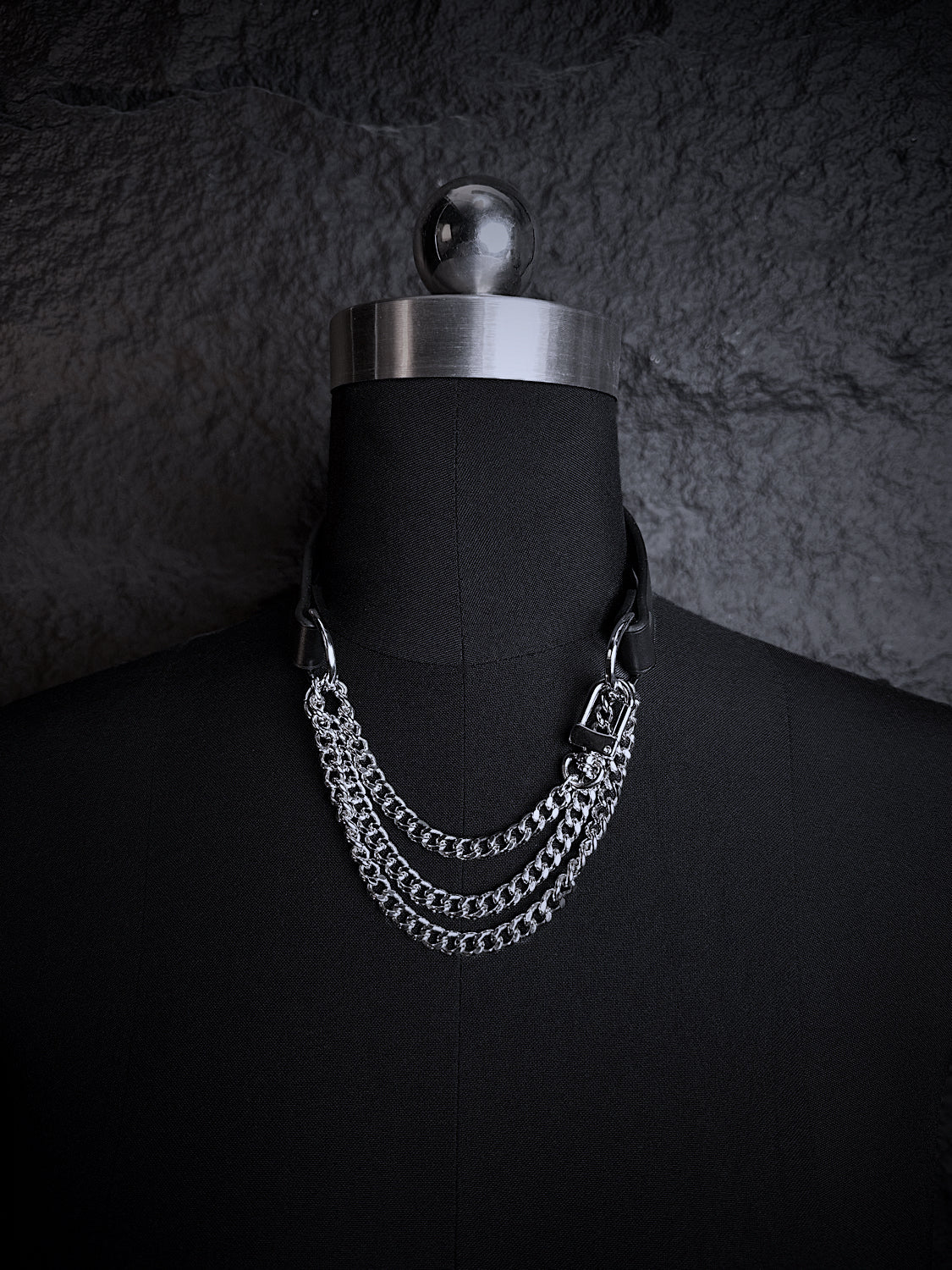 CHICCHOK [Breathless] Pulling Fashion and Fun Choker